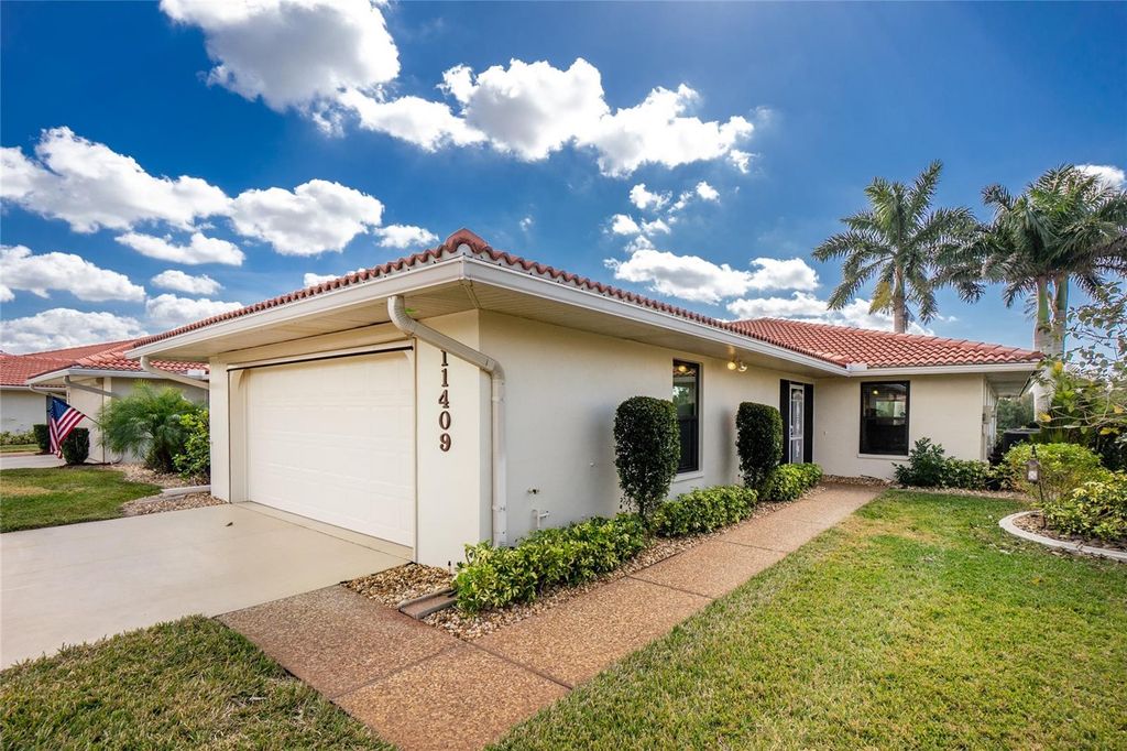 Photo of 11409 SW Courtney Drive, Lake Suzy, FL 34269 (MLS # C7522155)