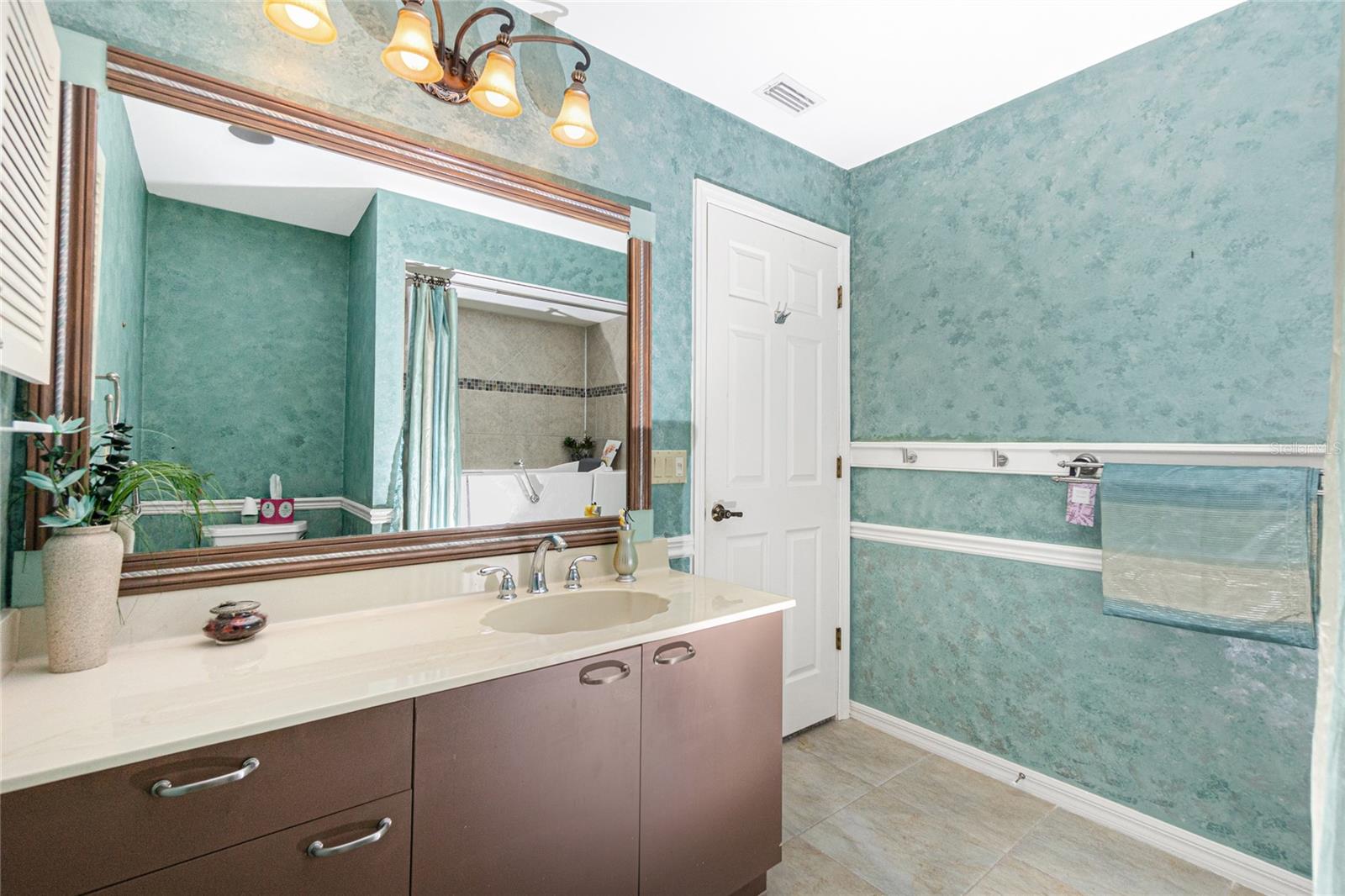 KINGSWAY GOLF VILLAS FIRST ADD - Residential