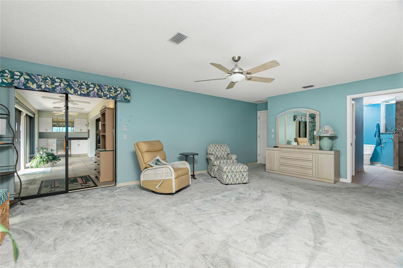 KINGSWAY GOLF VILLAS FIRST ADD - Residential