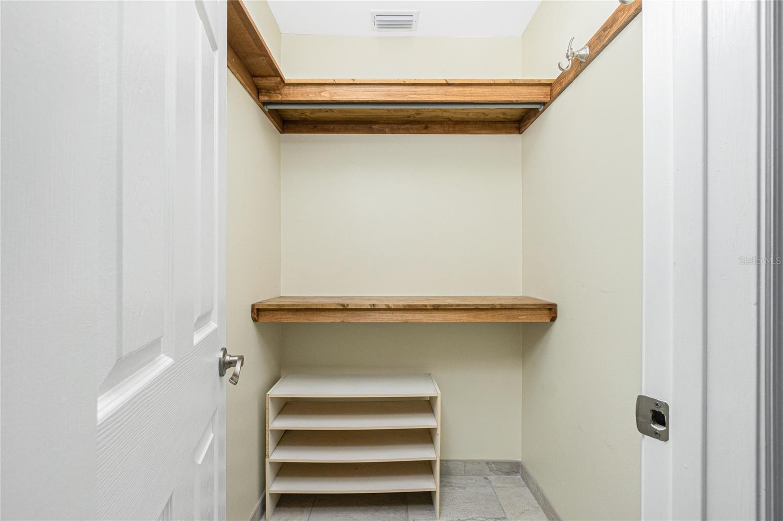 KINGSWAY GOLF VILLAS FIRST ADD - Residential