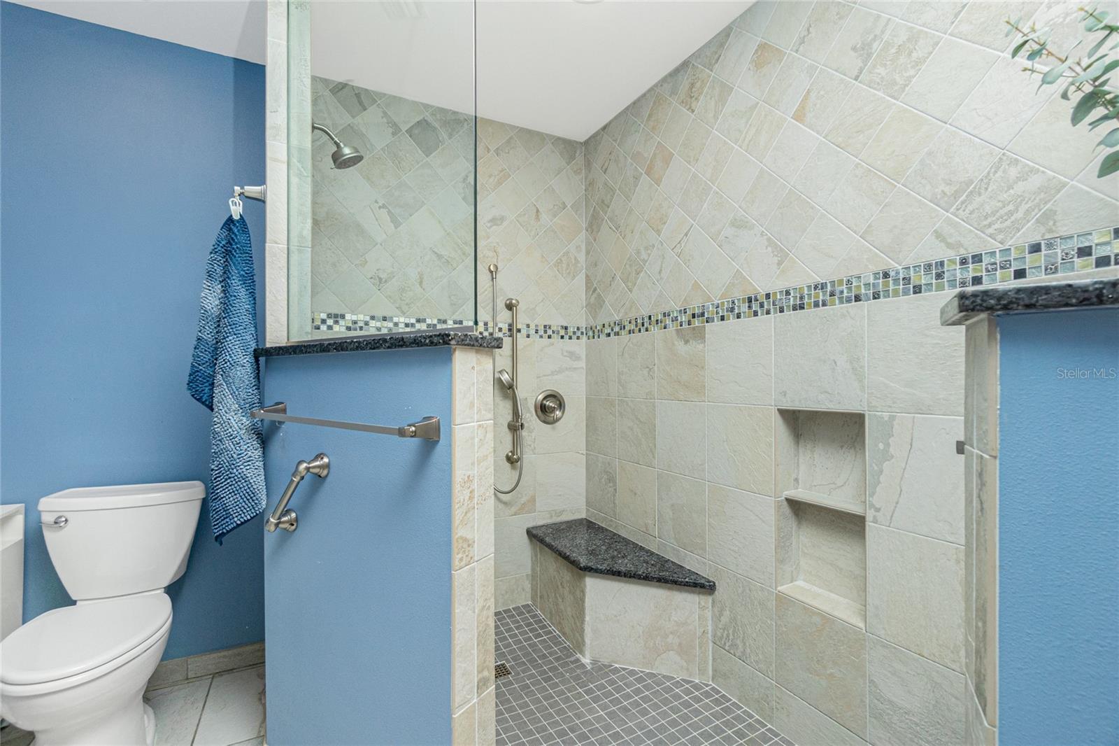 KINGSWAY GOLF VILLAS FIRST ADD - Residential