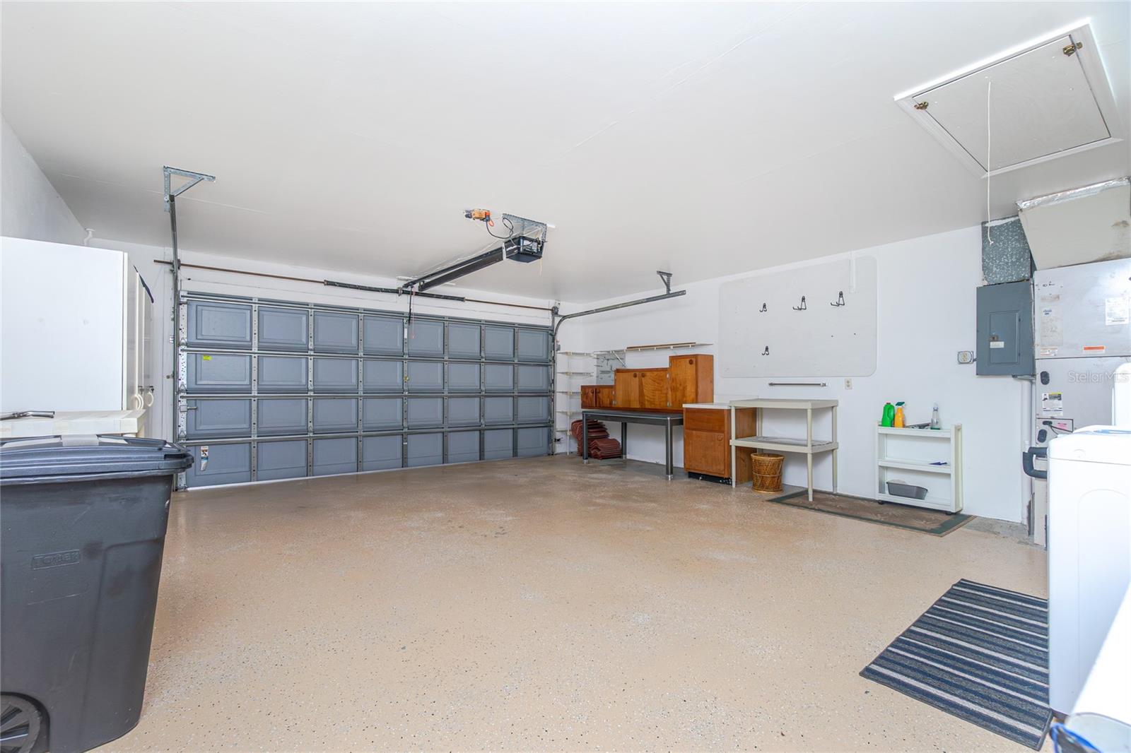 KINGSWAY GOLF VILLAS FIRST ADD - Residential