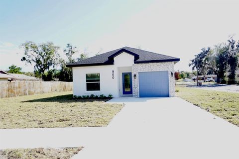 Photo of 900 E Gottsche Avenue, Eustis, FL 32726 (MLS # O6384706)