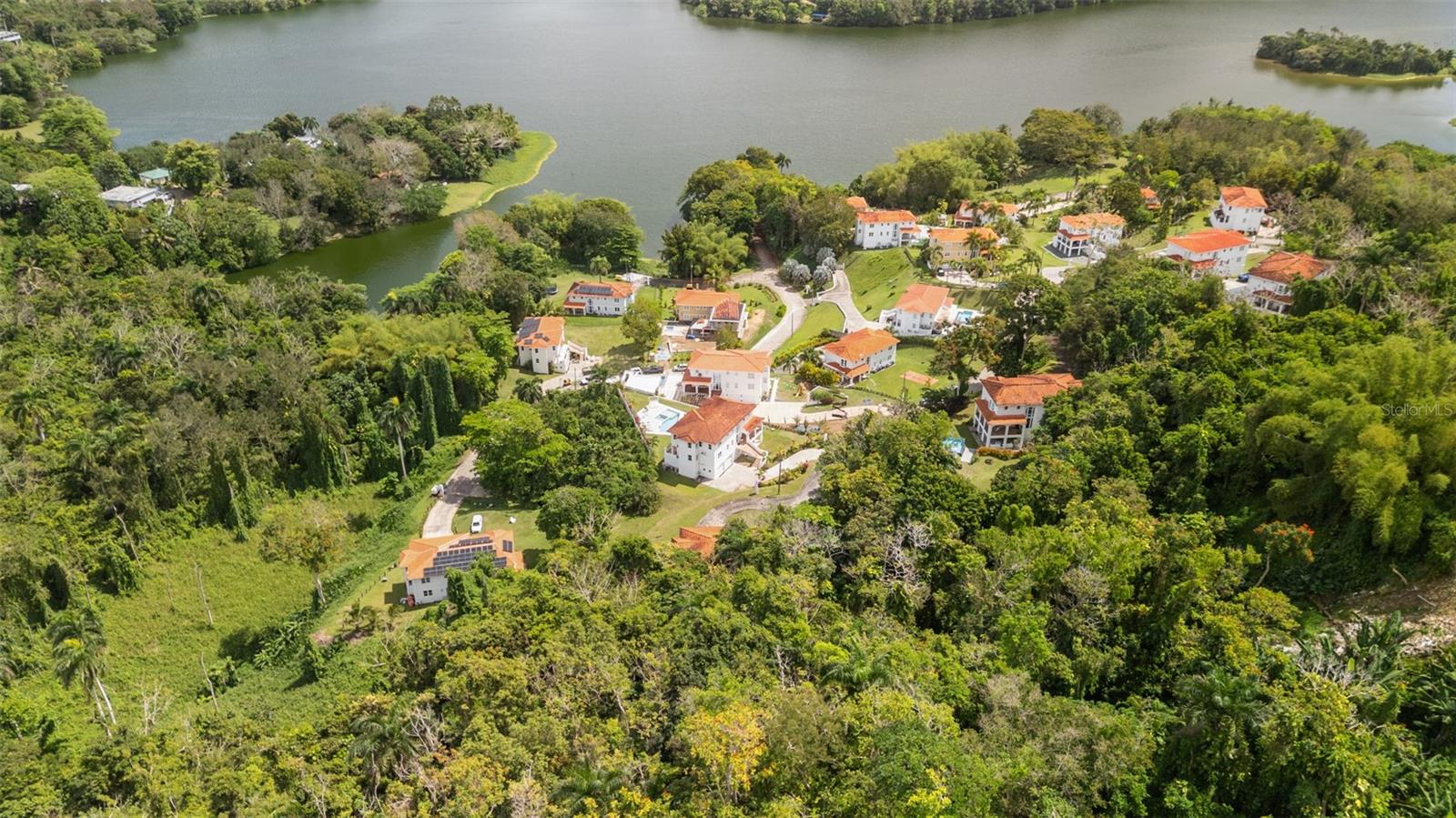 Carretera PR-175 KM. 4.0k ESMERALD LAKE PLANTATION