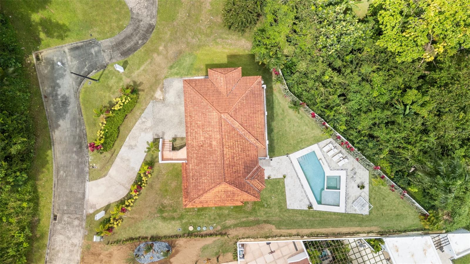 Carretera PR-175 KM. 4.0k ESMERALD LAKE PLANTATION