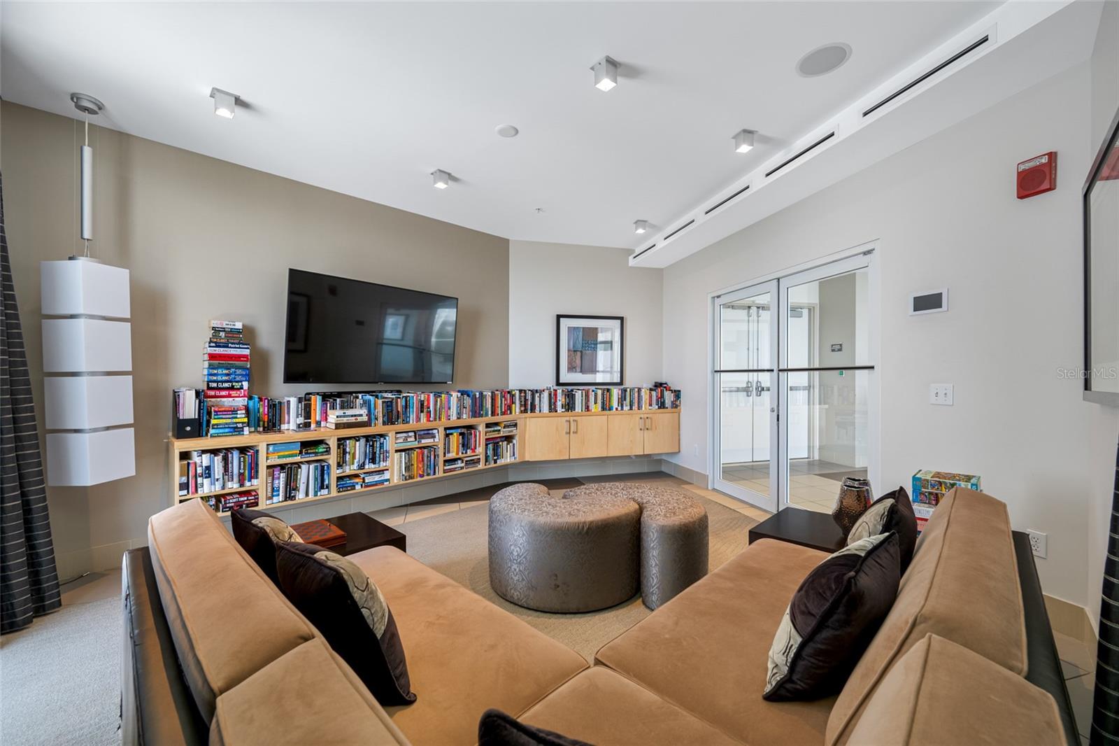 SIGNATURE PLACE CONDO - Residential