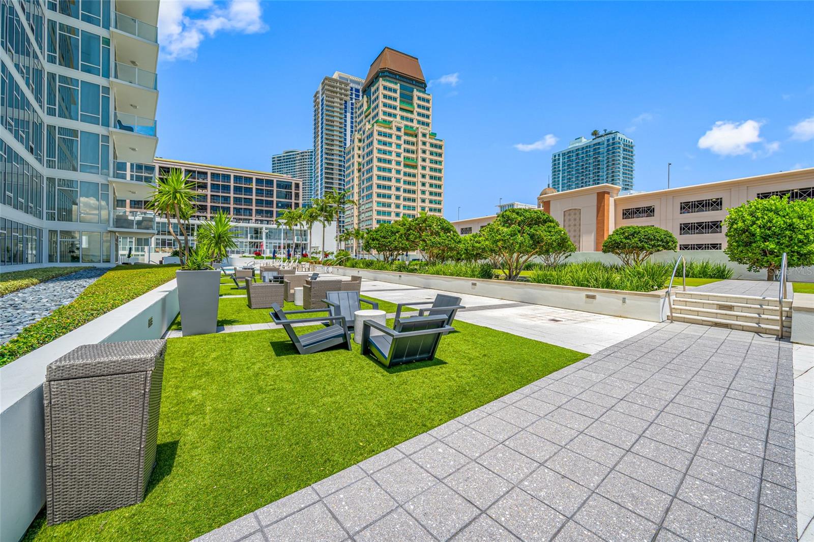 SIGNATURE PLACE CONDO - Residential