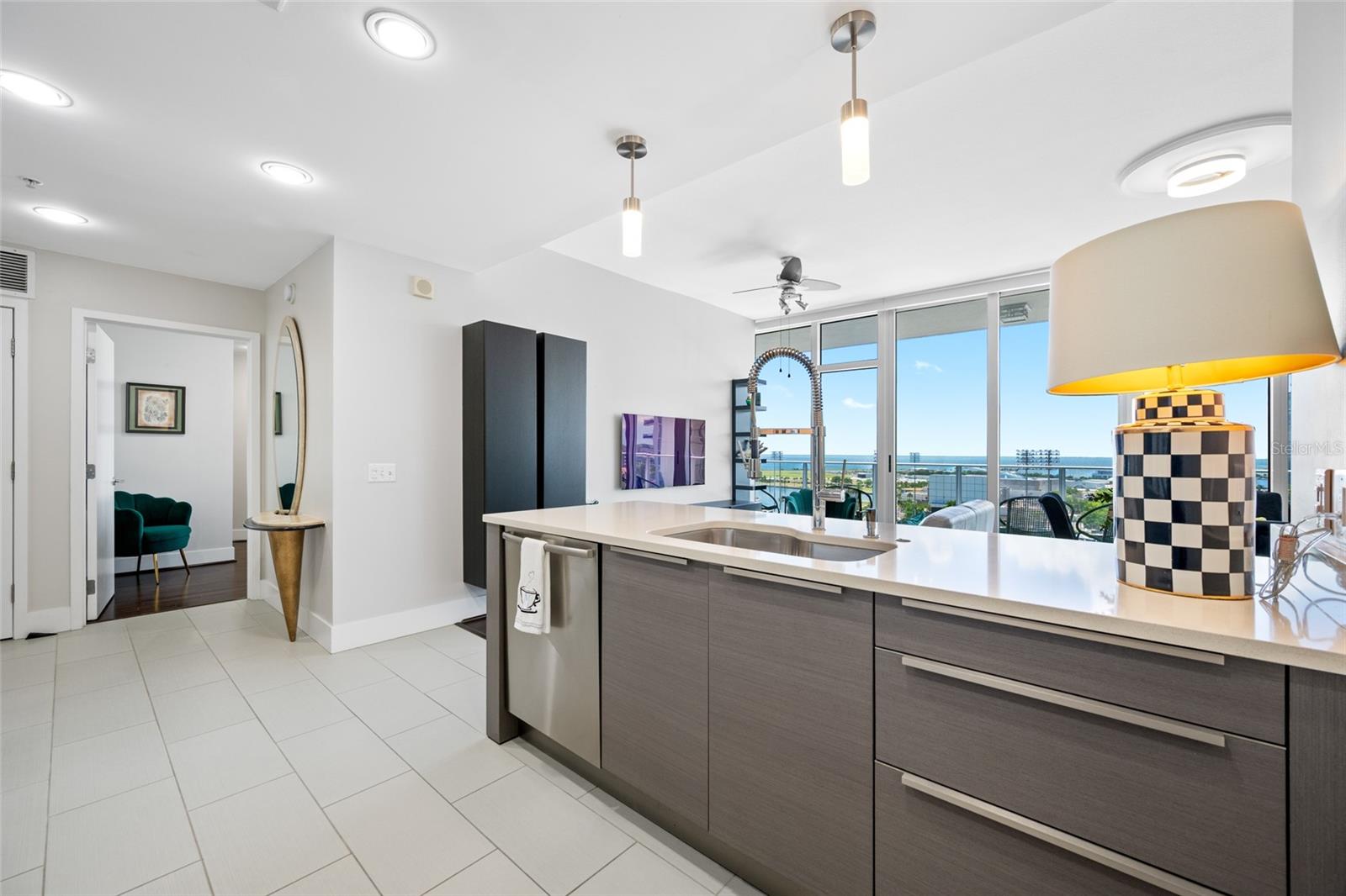 SIGNATURE PLACE CONDO - Residential