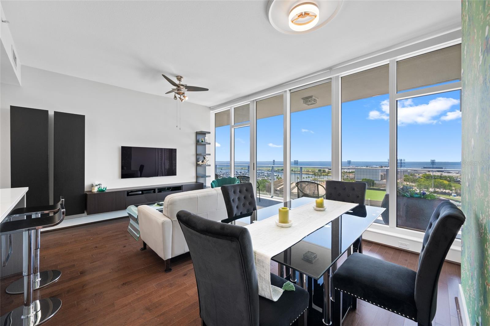 SIGNATURE PLACE CONDO - Residential