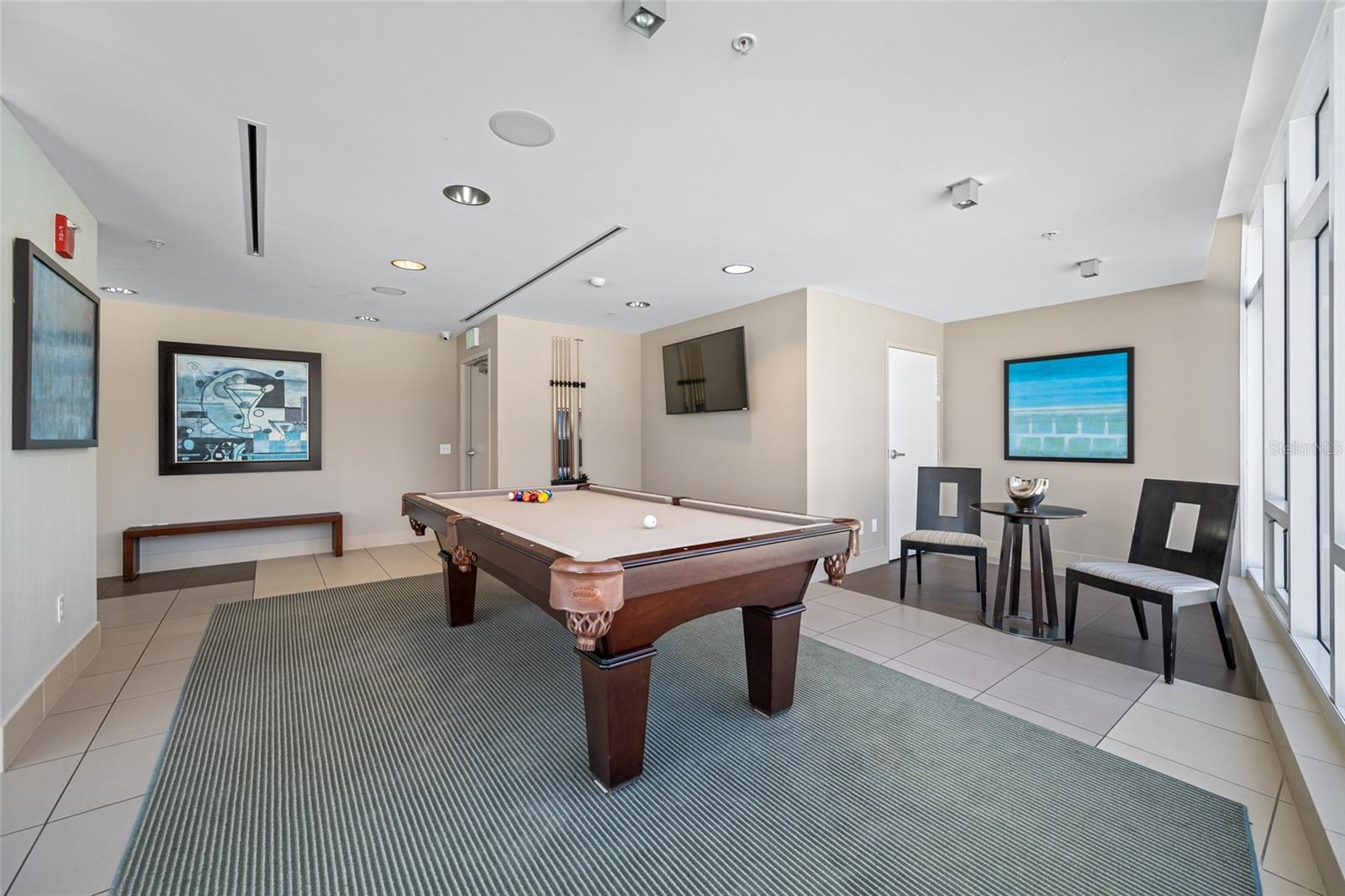 SIGNATURE PLACE CONDO - Residential