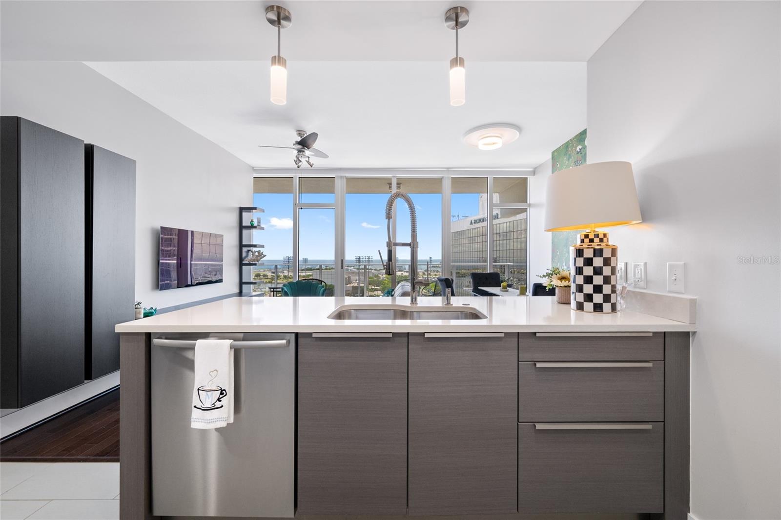 SIGNATURE PLACE CONDO - Residential