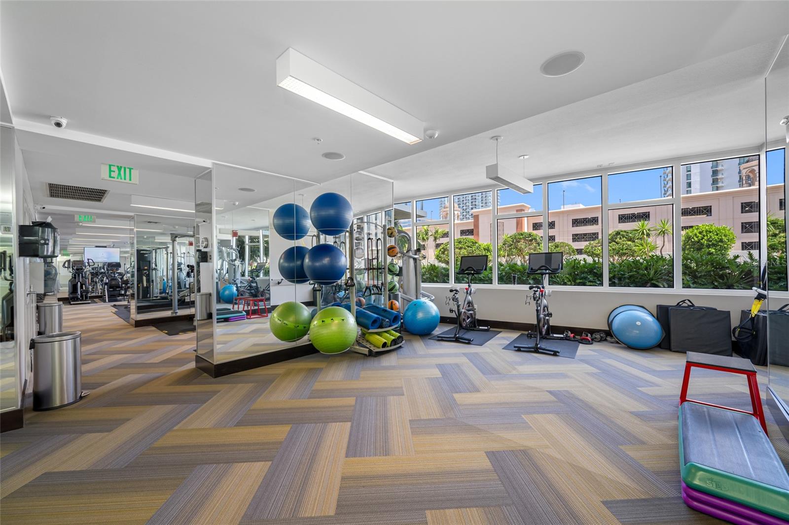 SIGNATURE PLACE CONDO - Residential