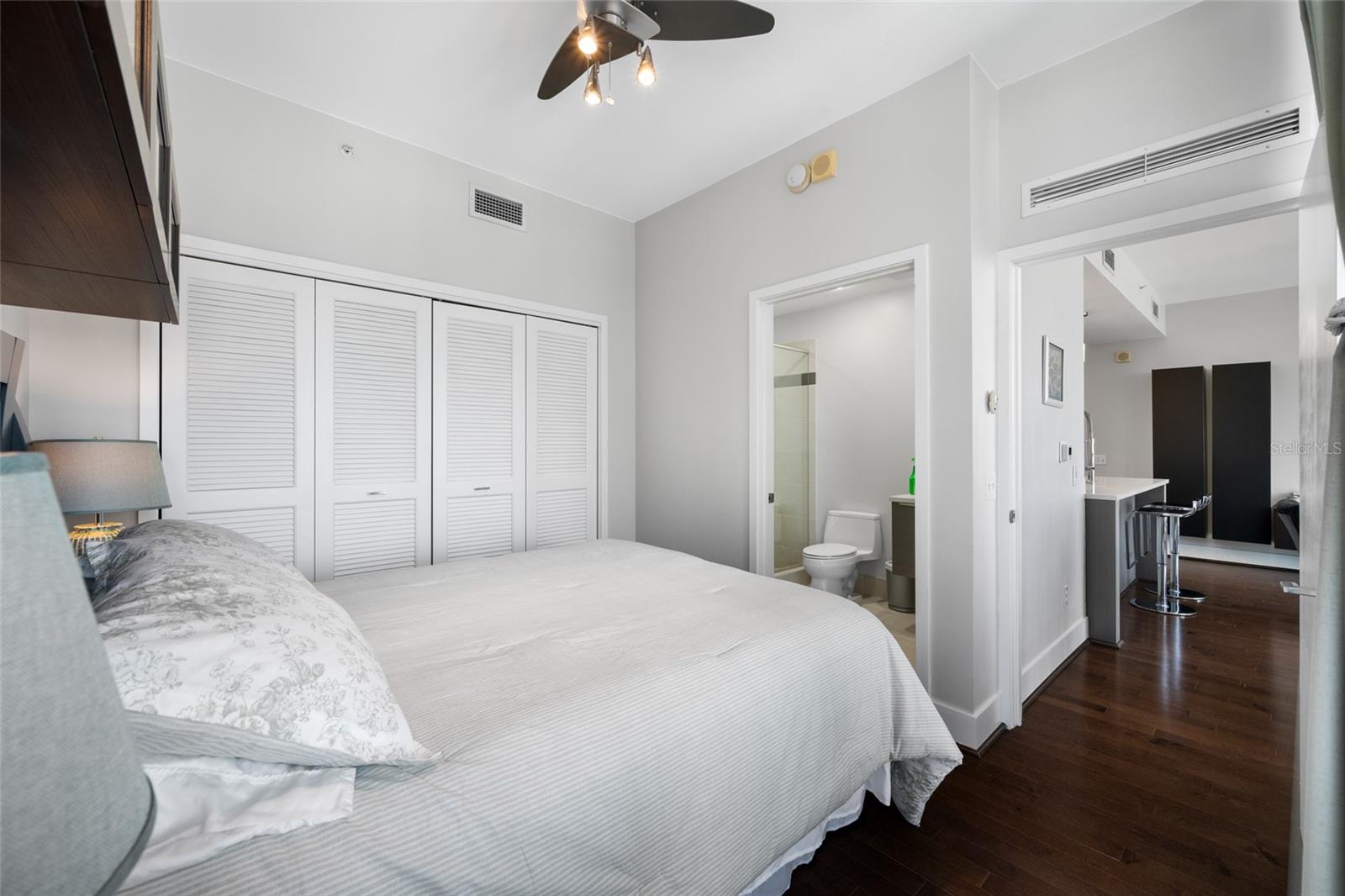 SIGNATURE PLACE CONDO - Residential