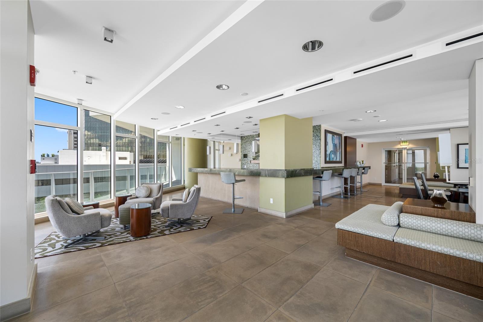 SIGNATURE PLACE CONDO - Residential