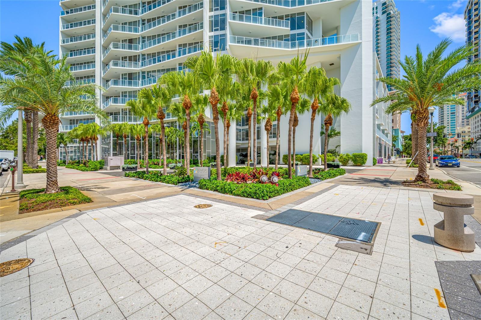 SIGNATURE PLACE CONDO - Residential