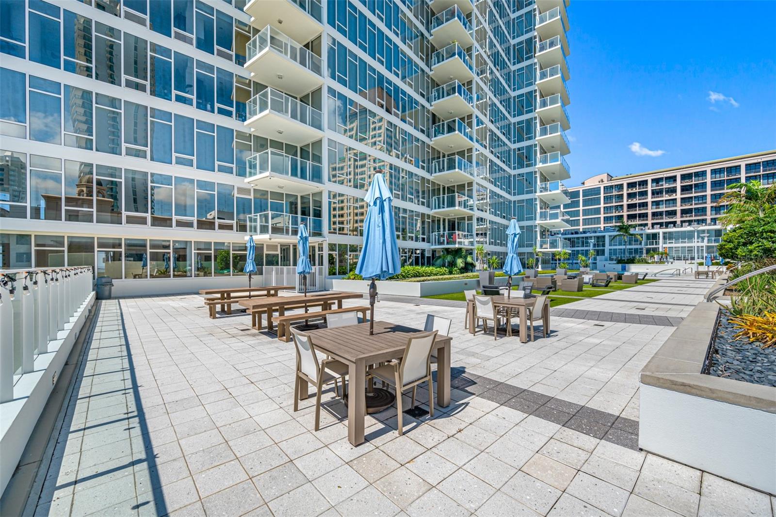 SIGNATURE PLACE CONDO - Residential