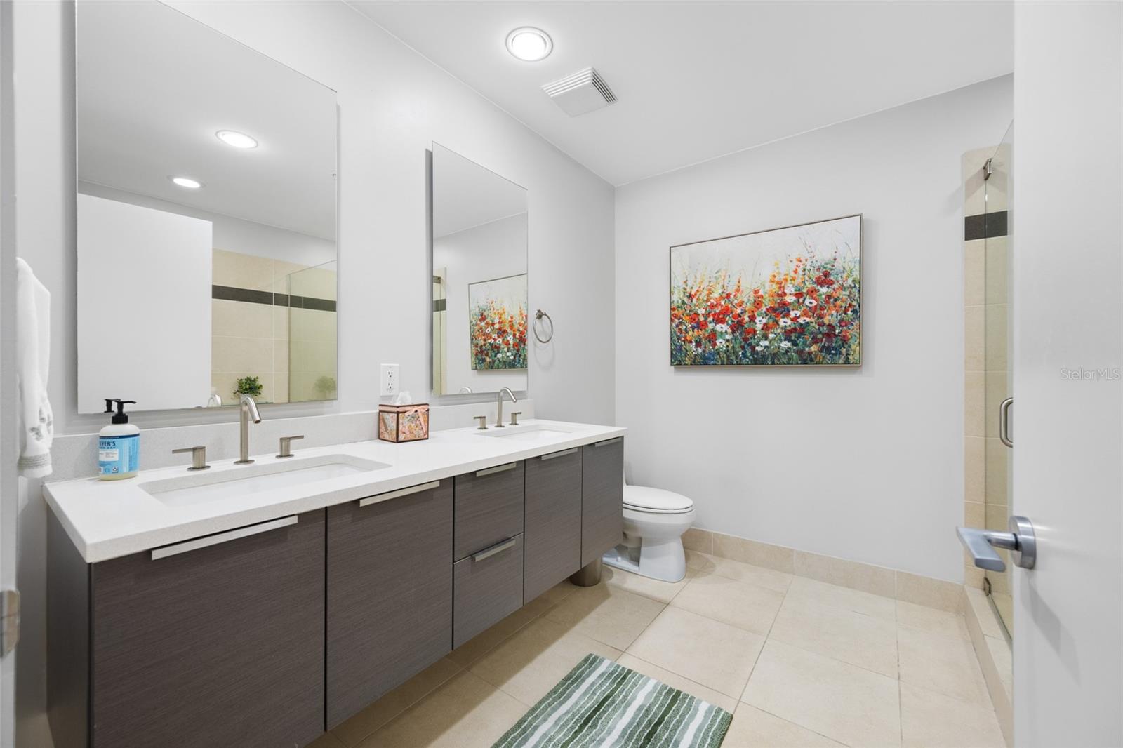 SIGNATURE PLACE CONDO - Residential