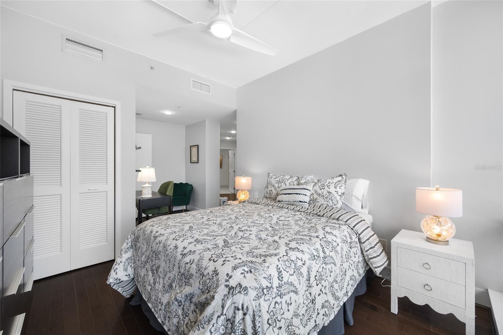 SIGNATURE PLACE CONDO - Residential