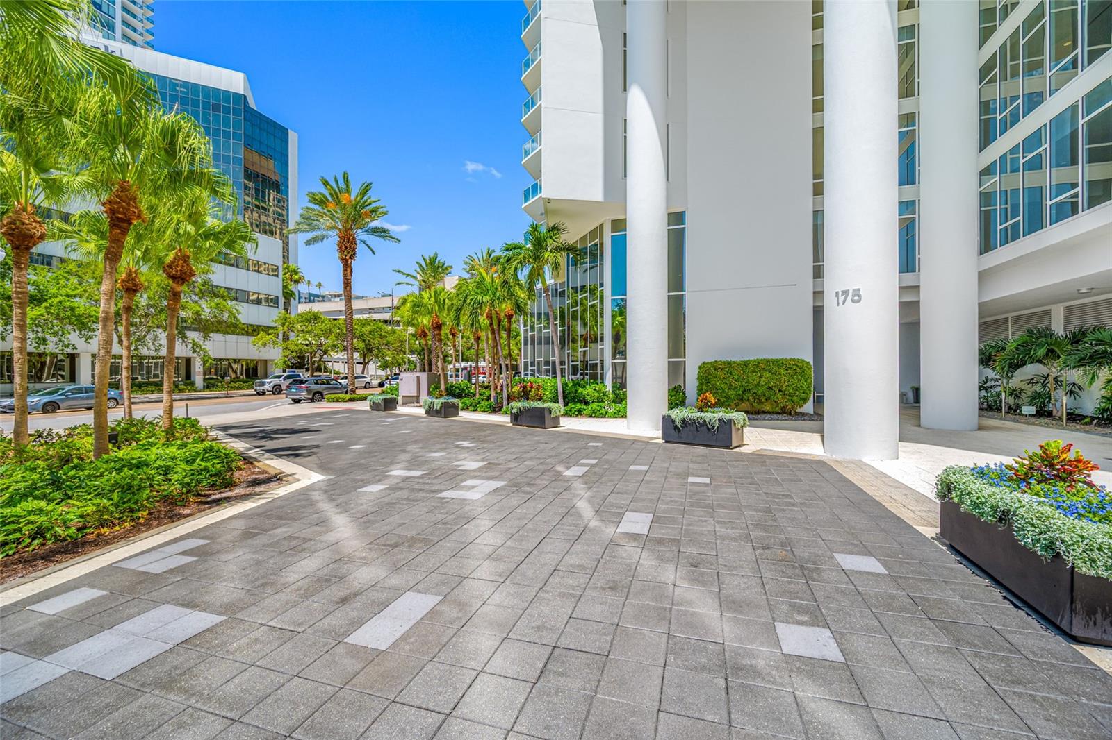 SIGNATURE PLACE CONDO - Residential
