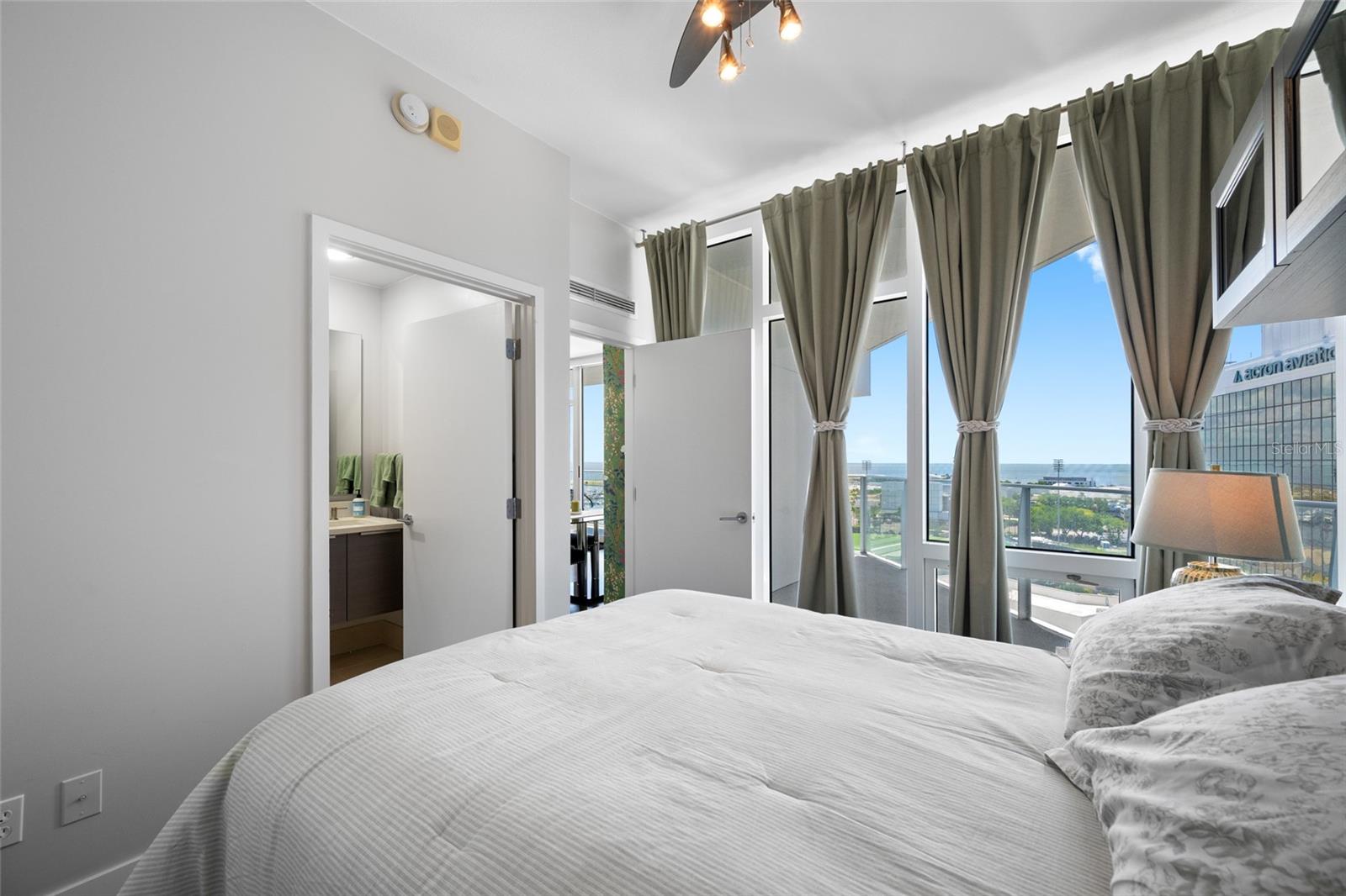 SIGNATURE PLACE CONDO - Residential
