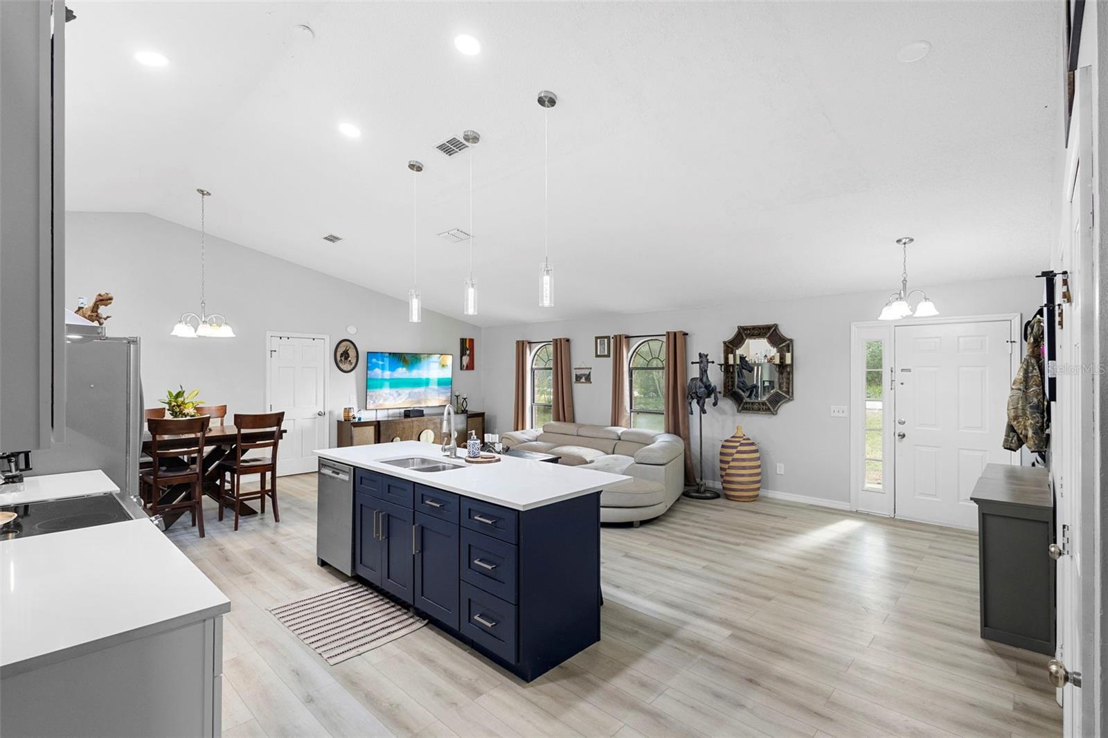 DELTONA LAKES - Residential