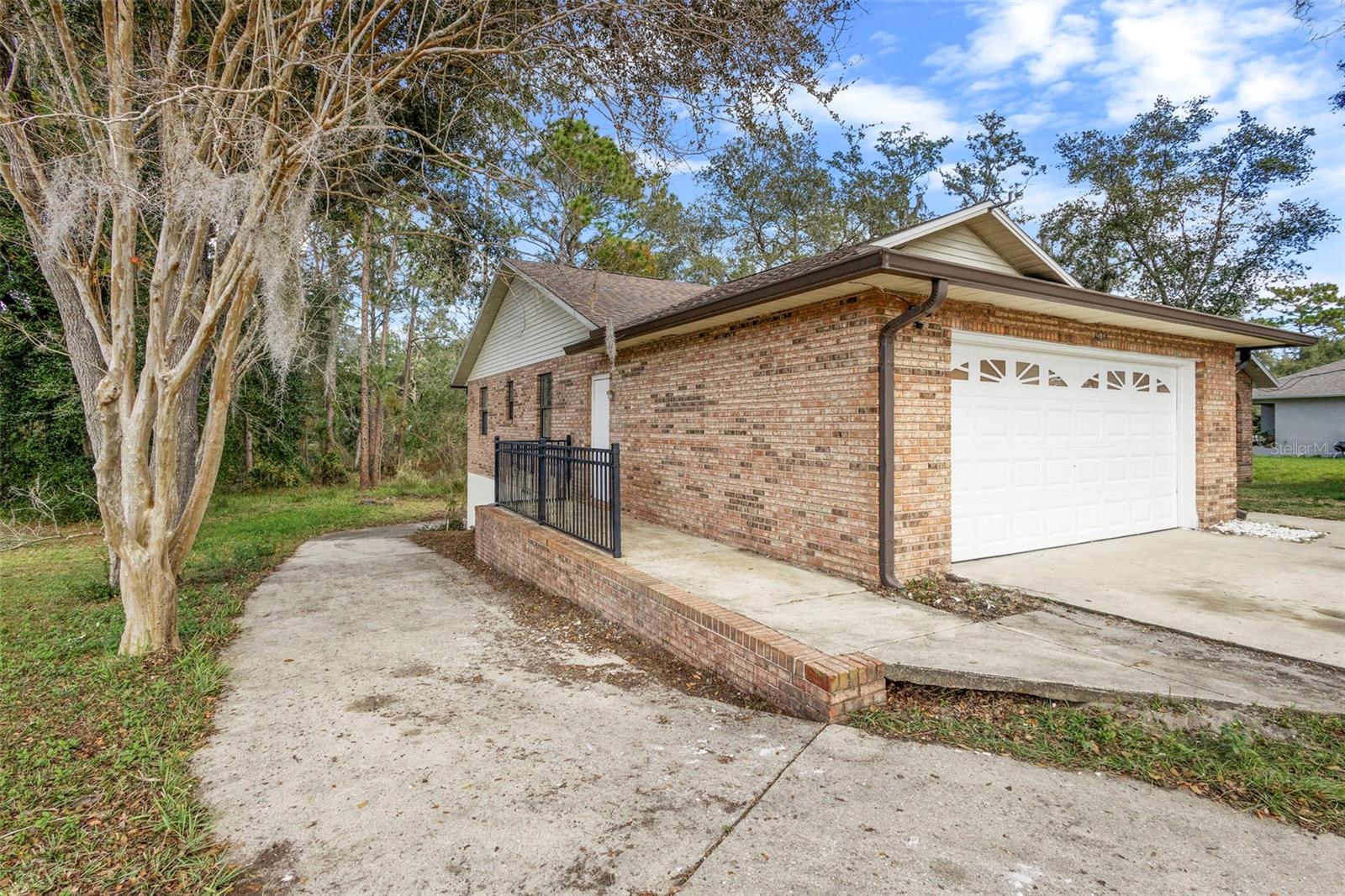 DELTONA LAKES - Residential