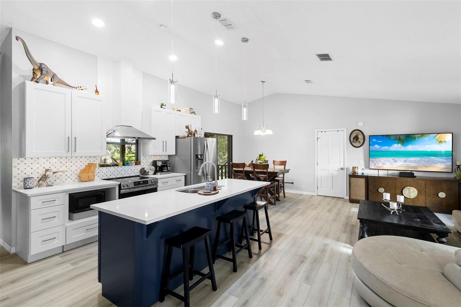 DELTONA LAKES - Residential