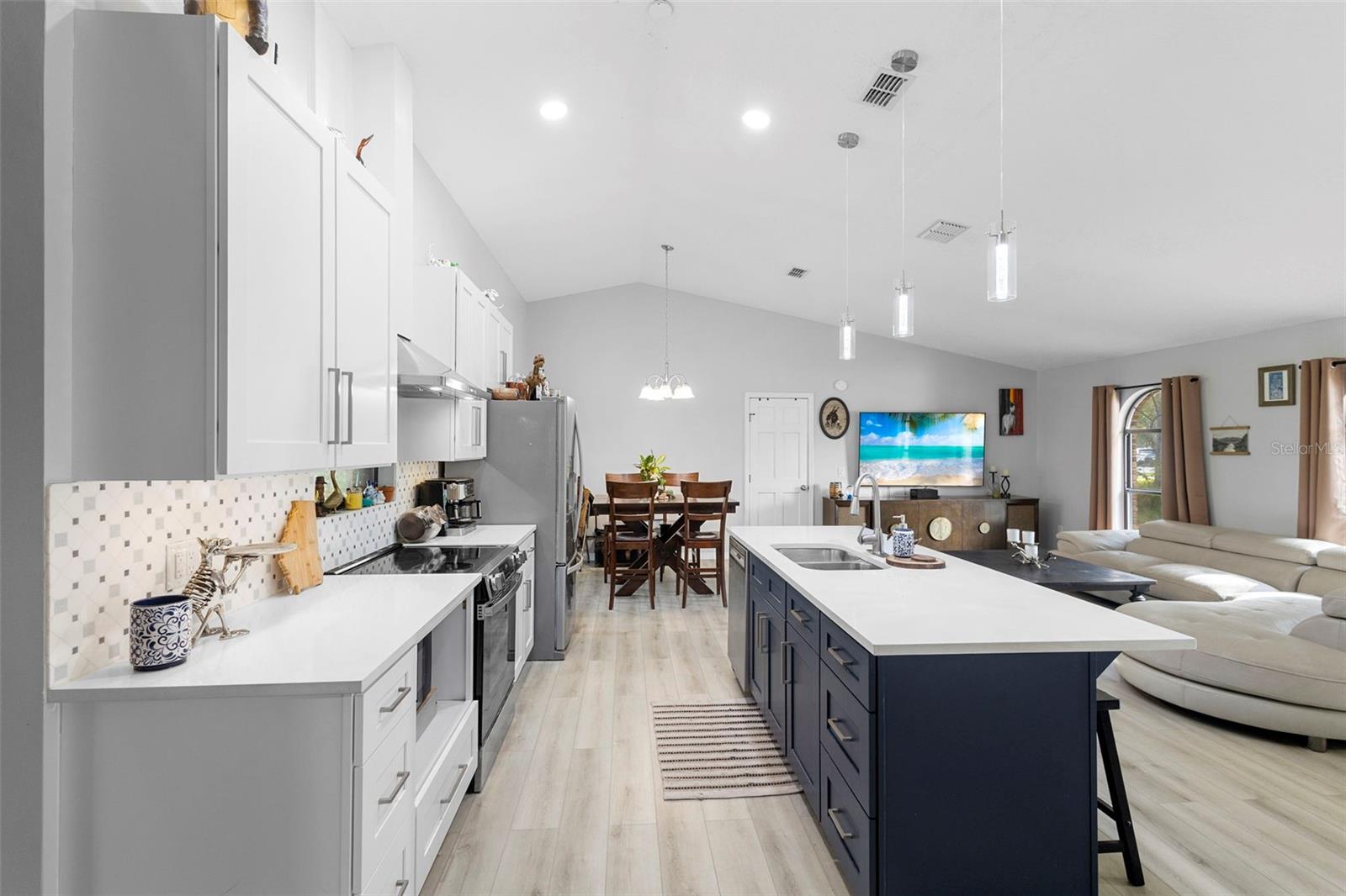 DELTONA LAKES - Residential