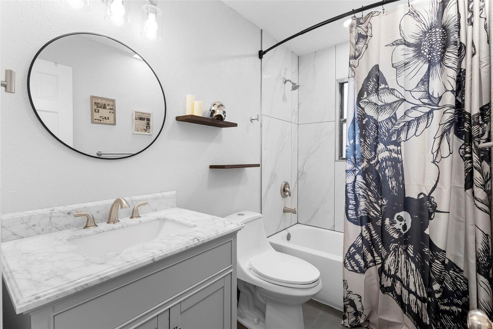 DELTONA LAKES - Residential