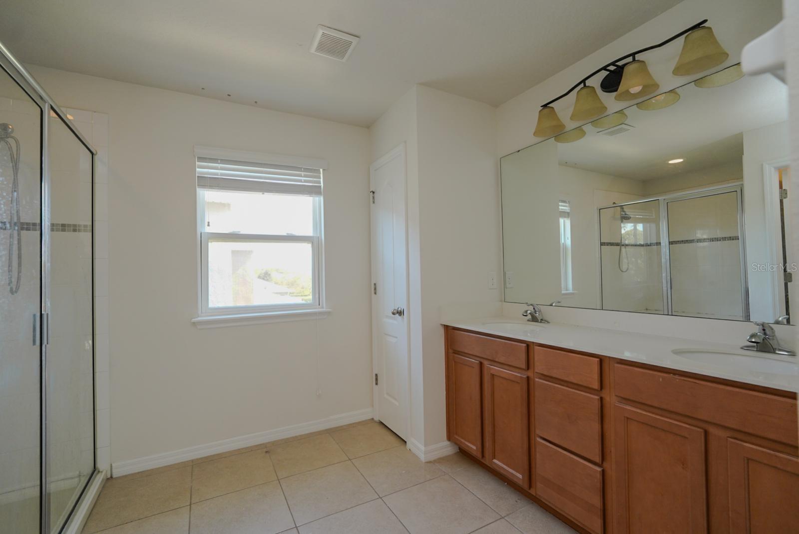 VICTORIA TRAILS NORTHWEST 7 PH - Residential Lease