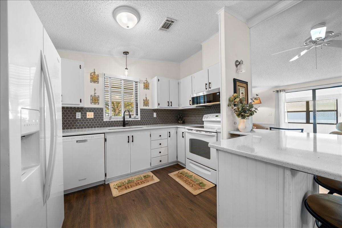 LADY LAKE ORANGE BLOSSOM GARDENS UNIT 08 - Residential