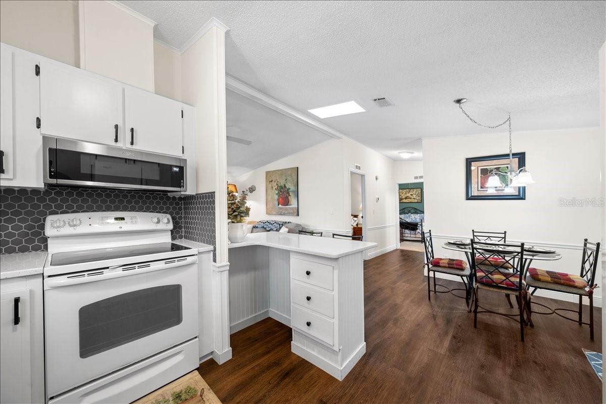 LADY LAKE ORANGE BLOSSOM GARDENS UNIT 08 - Residential