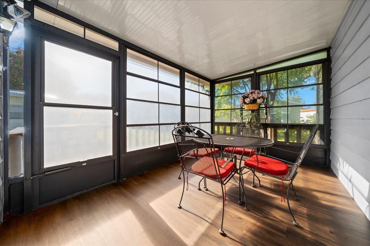 LADY LAKE ORANGE BLOSSOM GARDENS UNIT 08 - Residential