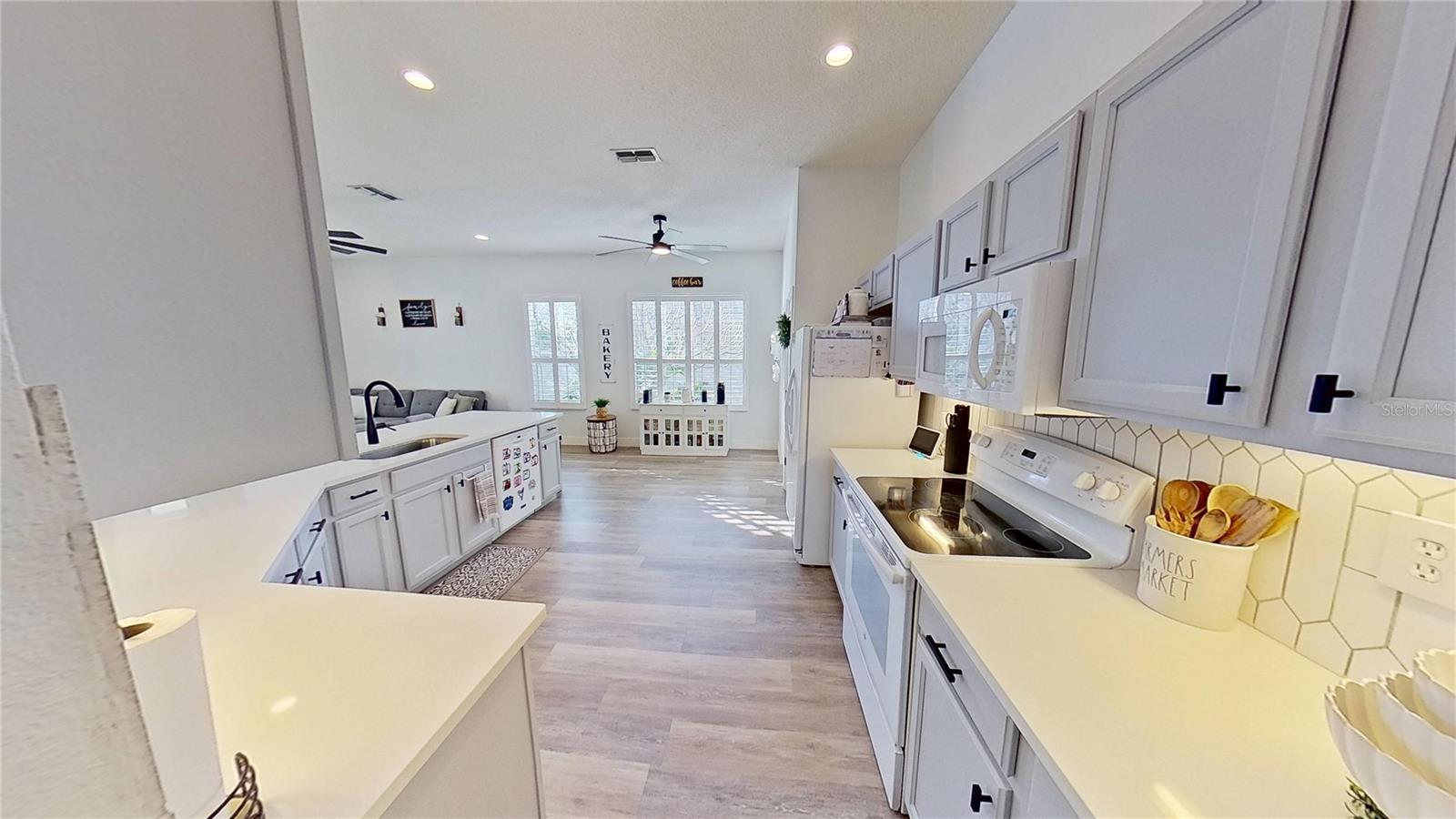 WOODMERE LAKES - Residential