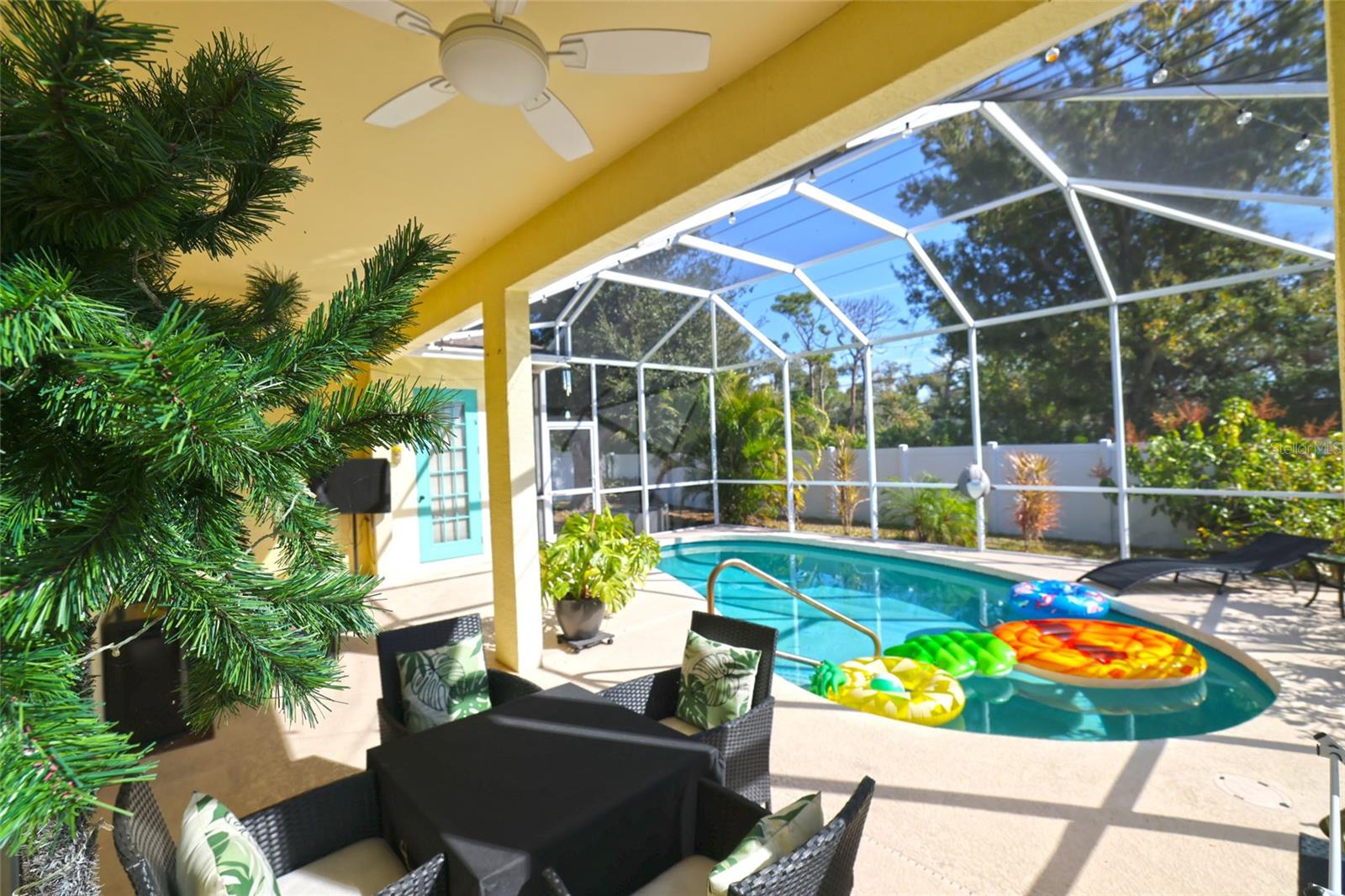 WOODMERE LAKES - Residential