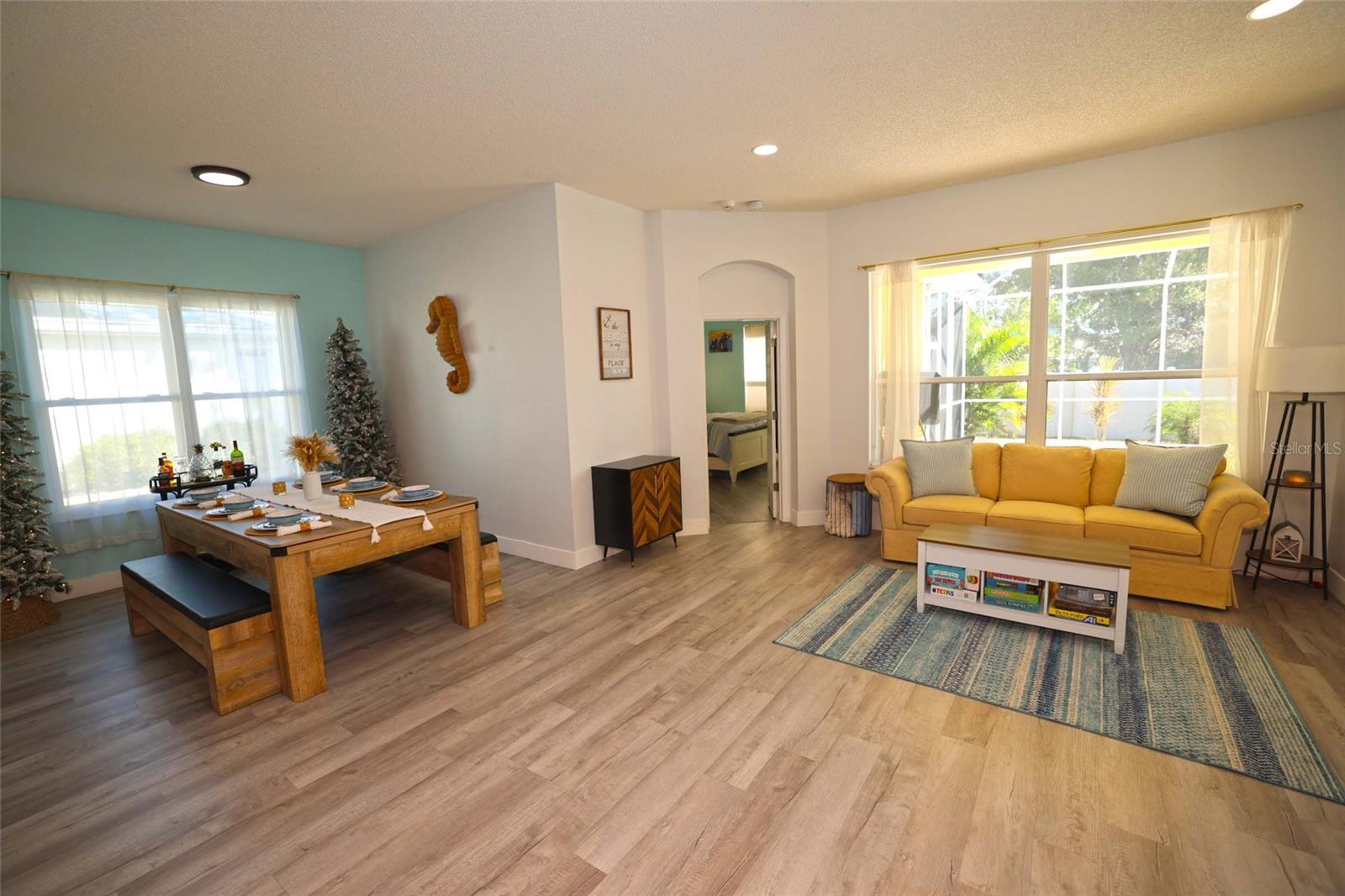 WOODMERE LAKES - Residential