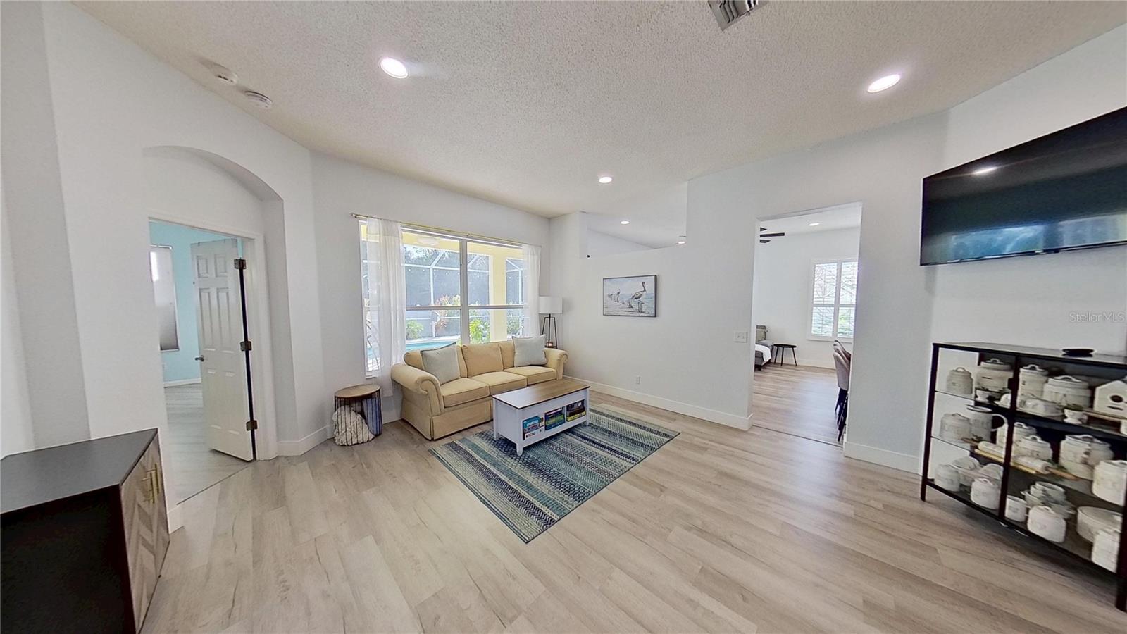 WOODMERE LAKES - Residential