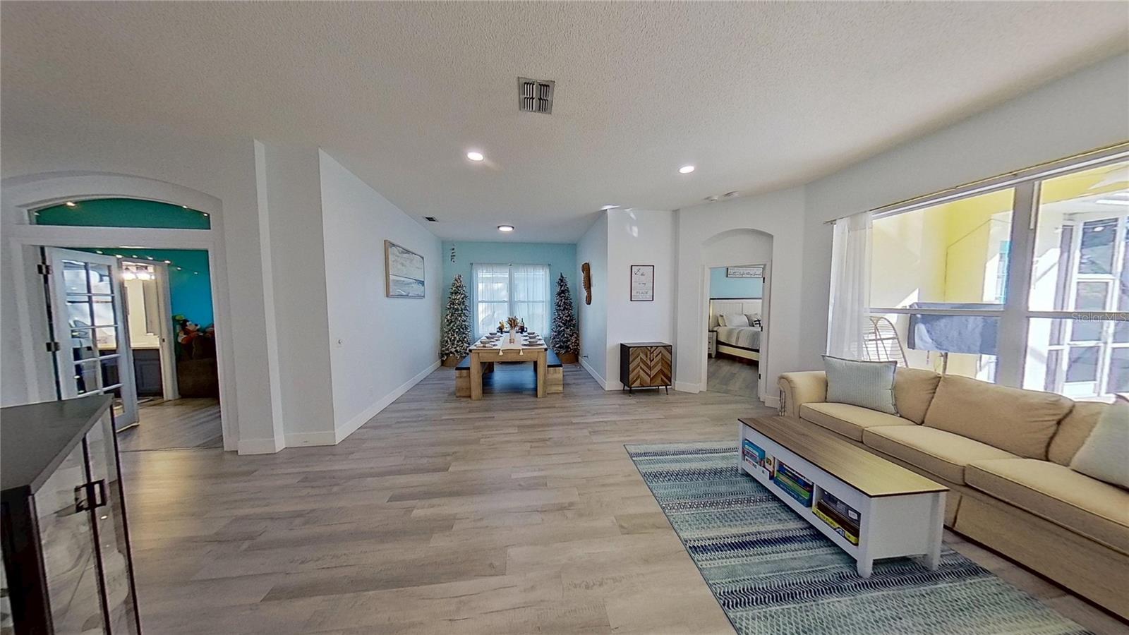 WOODMERE LAKES - Residential