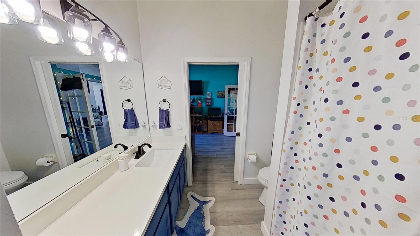 WOODMERE LAKES - Residential