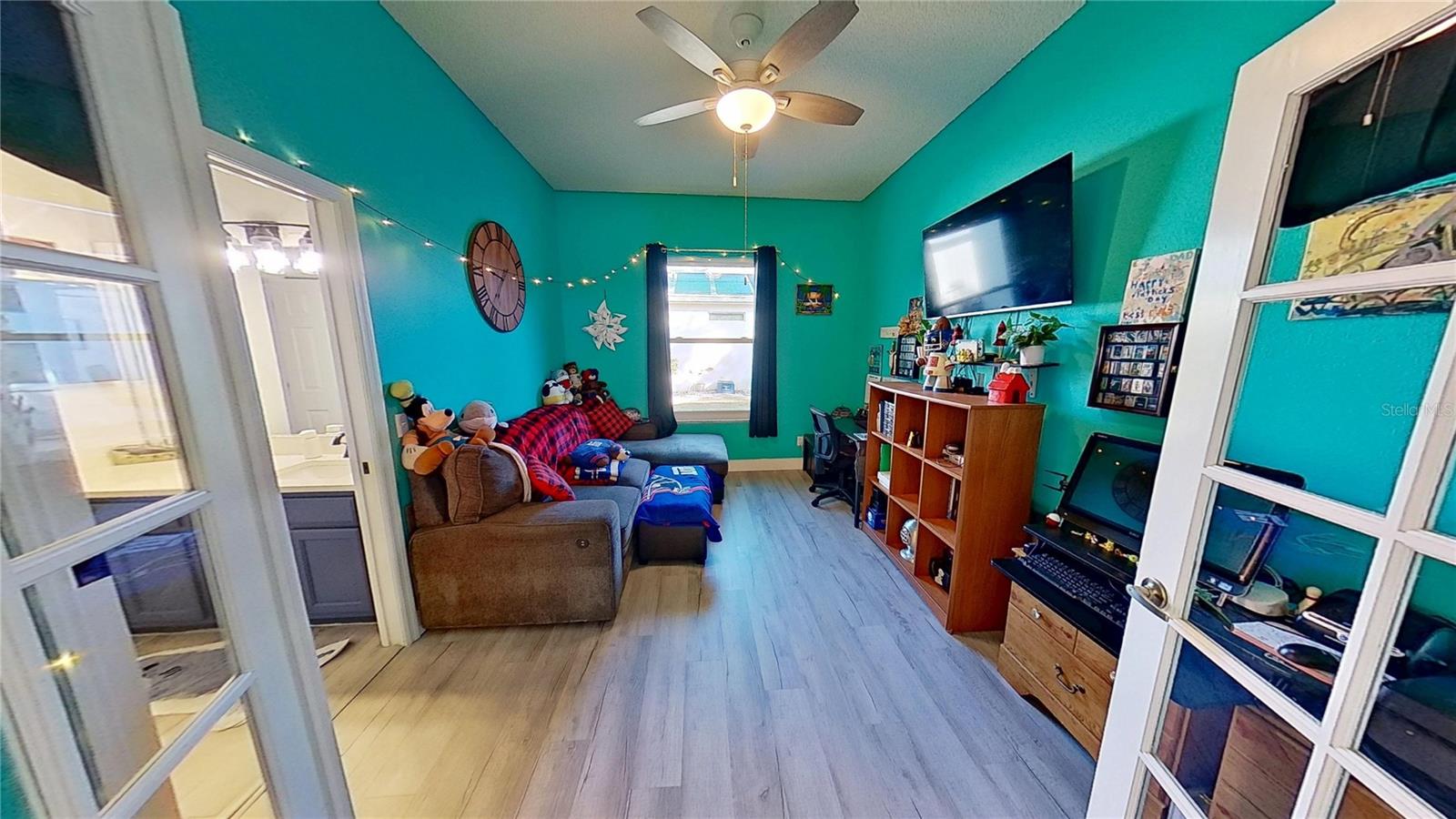 WOODMERE LAKES - Residential