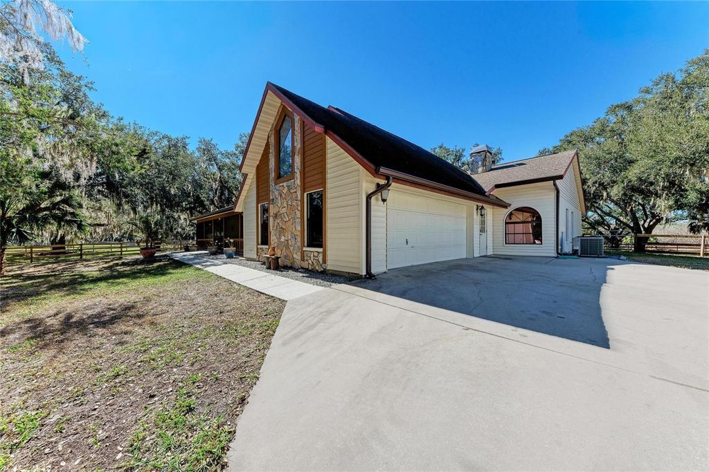 Photo of 850 Palm View Way, Sarasota, FL 34240 (MLS # A4680756)