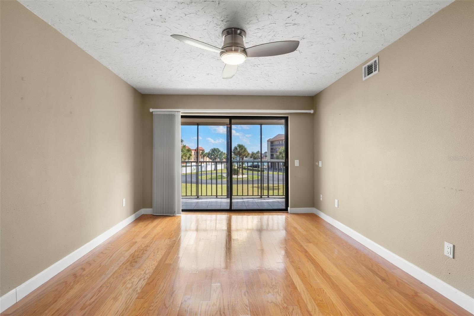 BRIDGEHAMPTON BAY CONDO - Residential