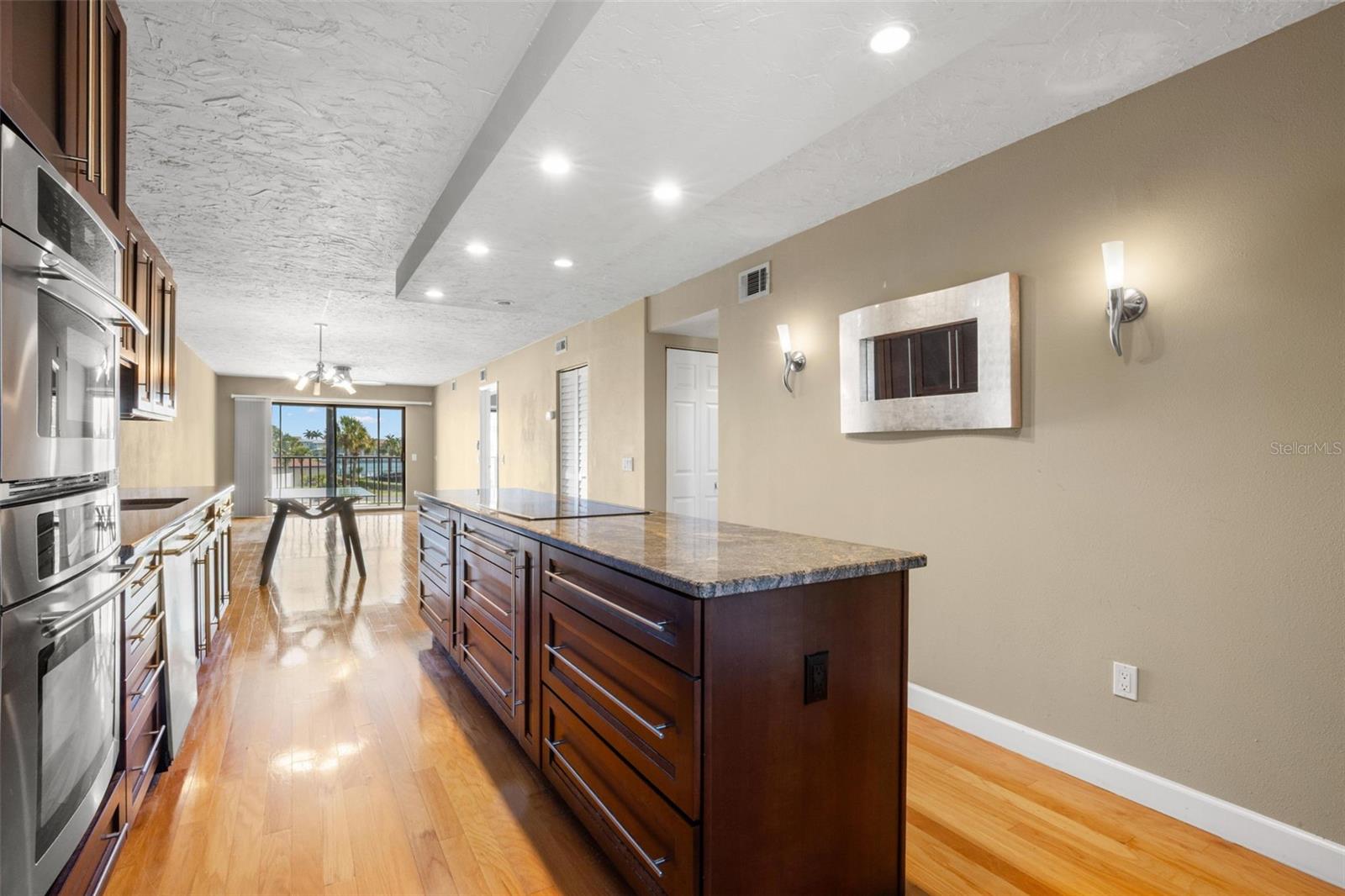 BRIDGEHAMPTON BAY CONDO - Residential