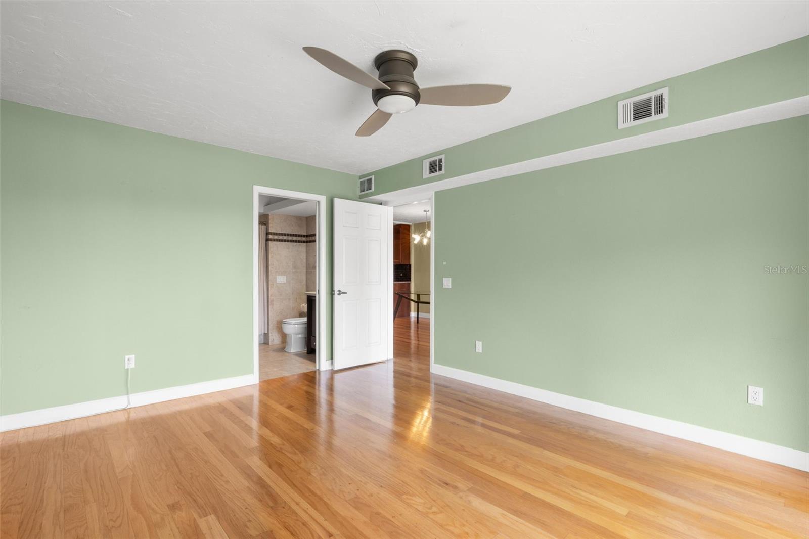 BRIDGEHAMPTON BAY CONDO - Residential