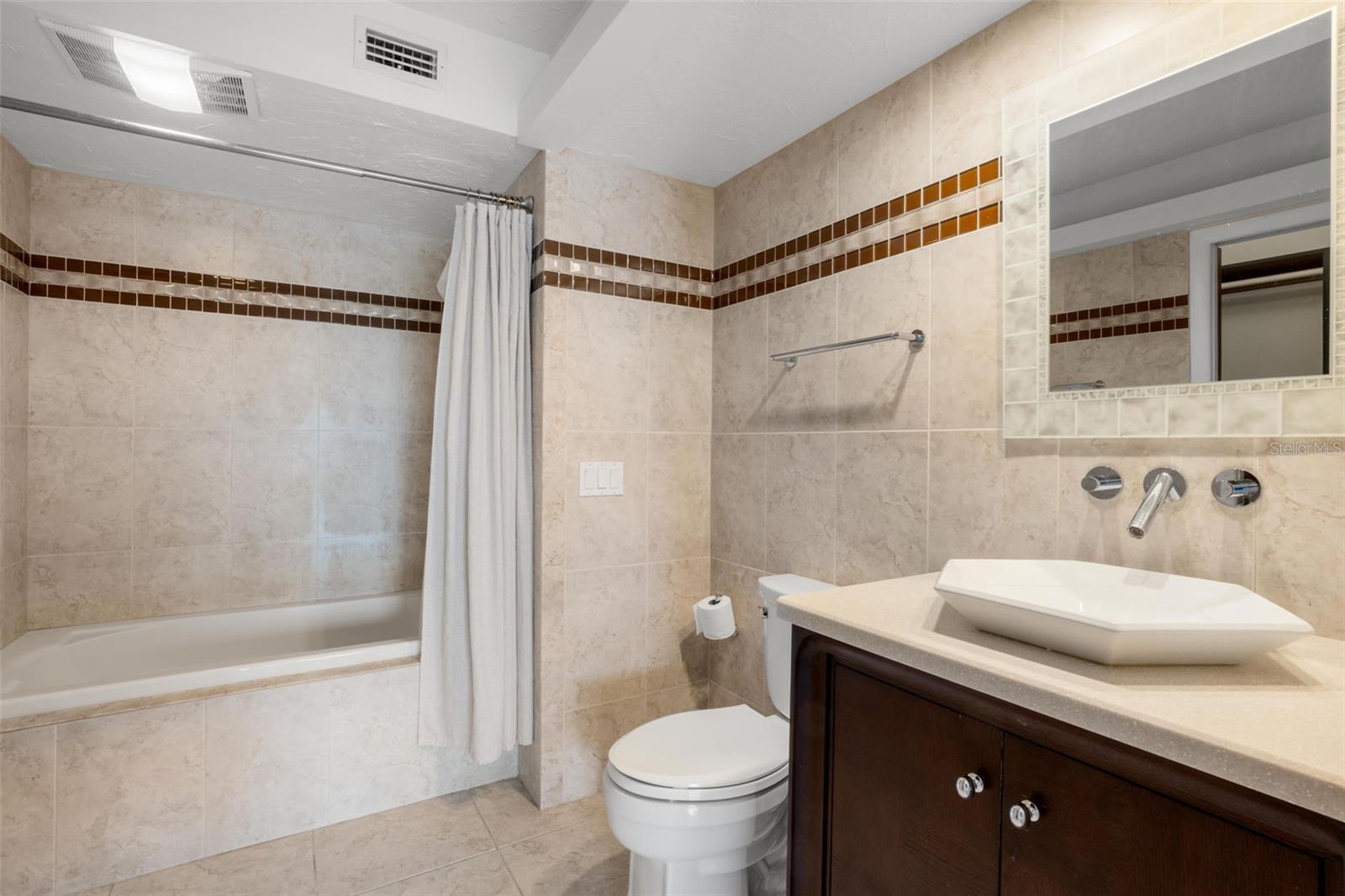 BRIDGEHAMPTON BAY CONDO - Residential