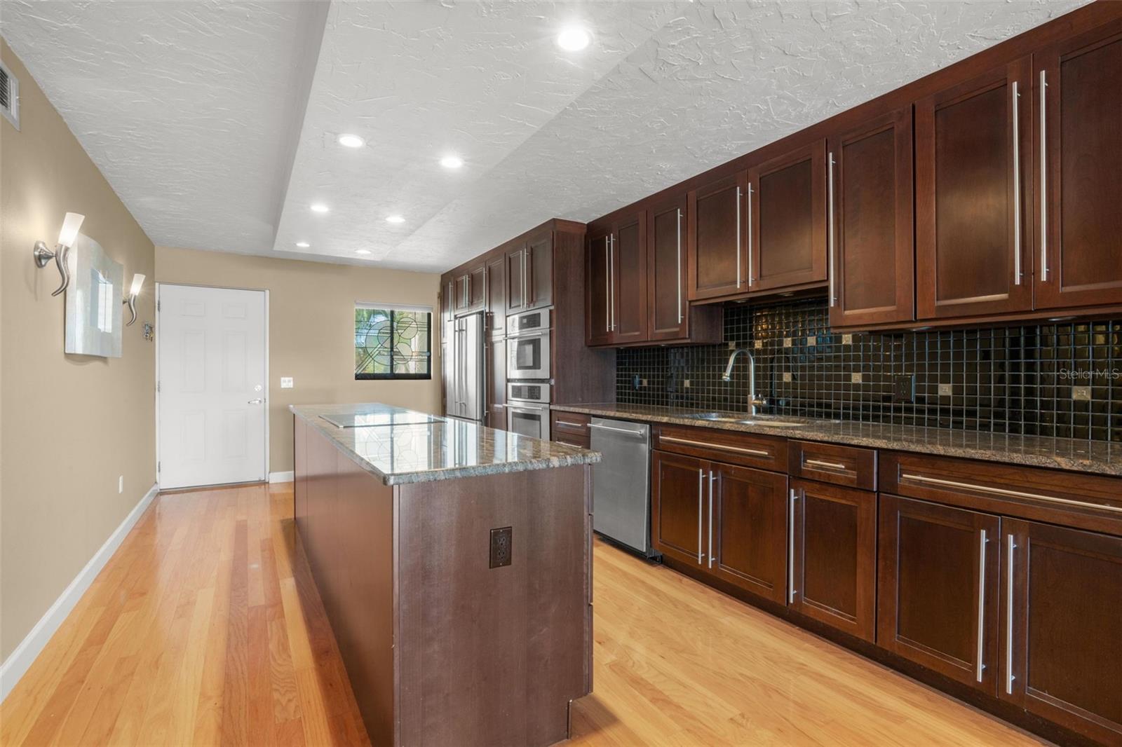 BRIDGEHAMPTON BAY CONDO - Residential