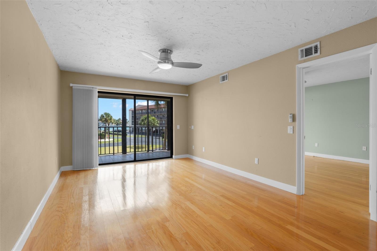 BRIDGEHAMPTON BAY CONDO - Residential