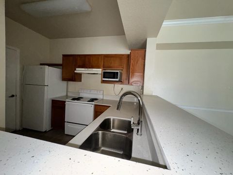 Multi Family in ORLANDO FL 3714 PALM DESERT LANE 19.jpg