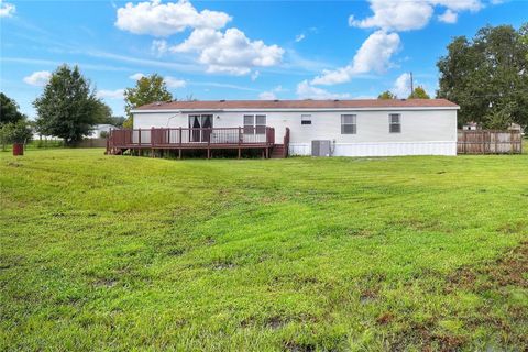 A home in LAKELAND