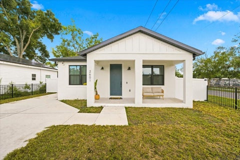 Photo of 2601 E 24th Avenue, Tampa, FL 33605 (MLS # TB8526550)
